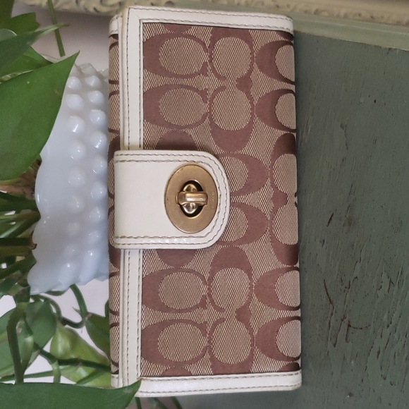Coach Monogram Twist Lock Clutch Wallet - Picture 1 of 8